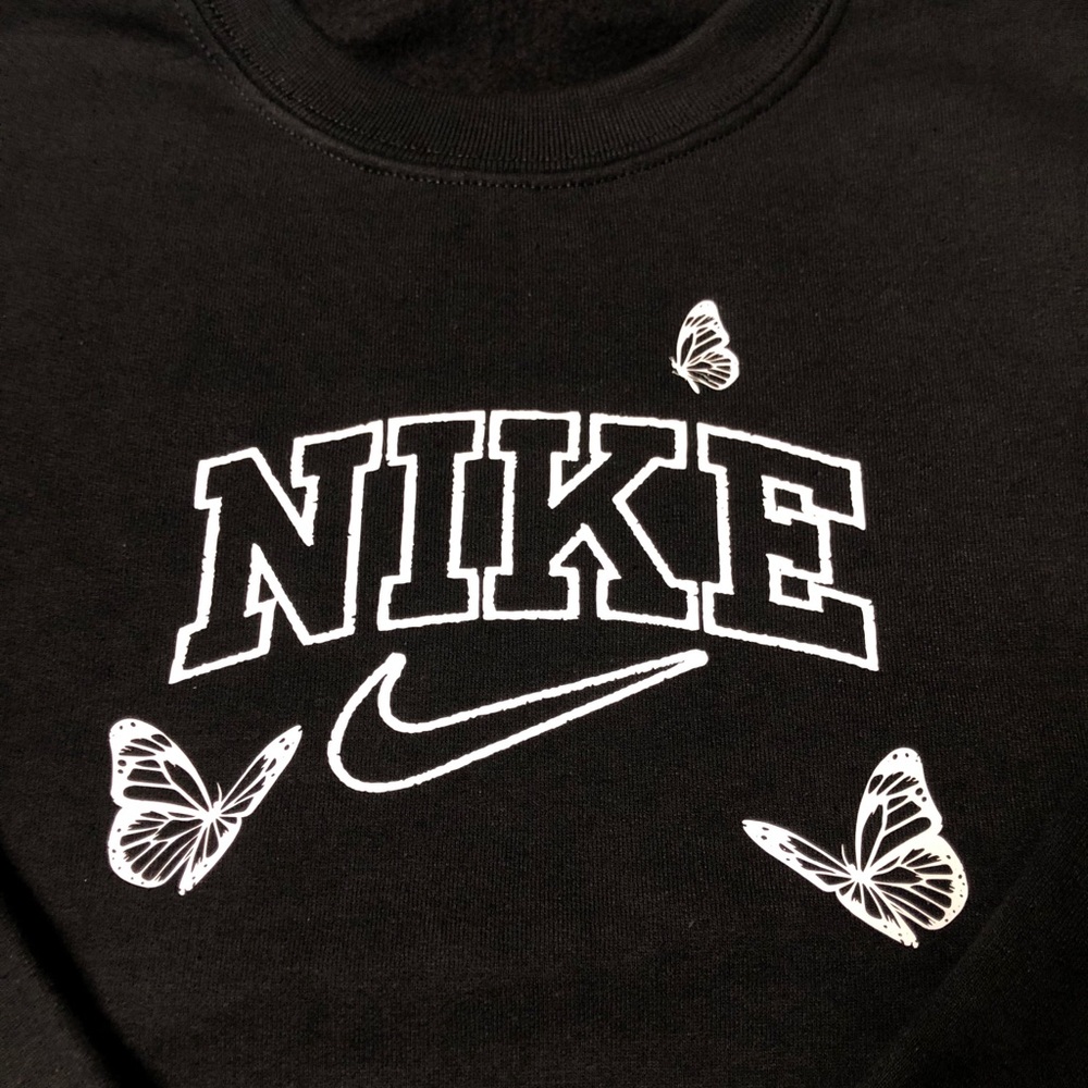 BUTTERFLY Sweatshirt - Picture 2 of 4